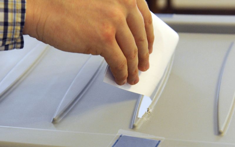 referendum volilna skrinja.jpg
