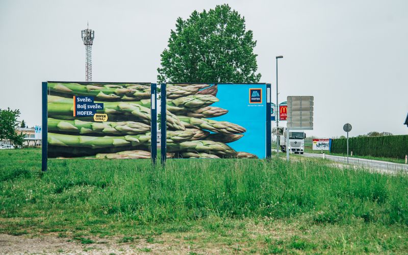 simbolična, reklamni-pano, jumbo-plakat, obcestni-pano, oglasni, oglasna-tabla