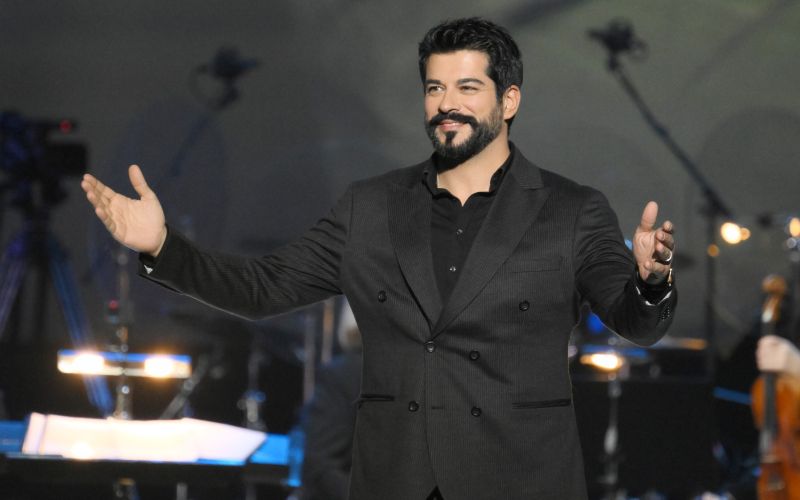 burak ozcivit 1.jpg