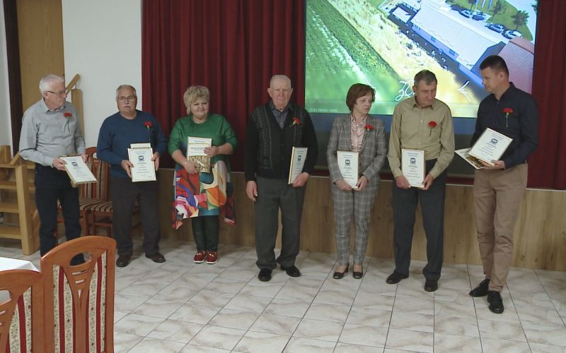 EK_zbornik prvenci.jpg