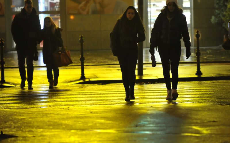 Ljubljana, ponoči, ulica, javna razsvetljava