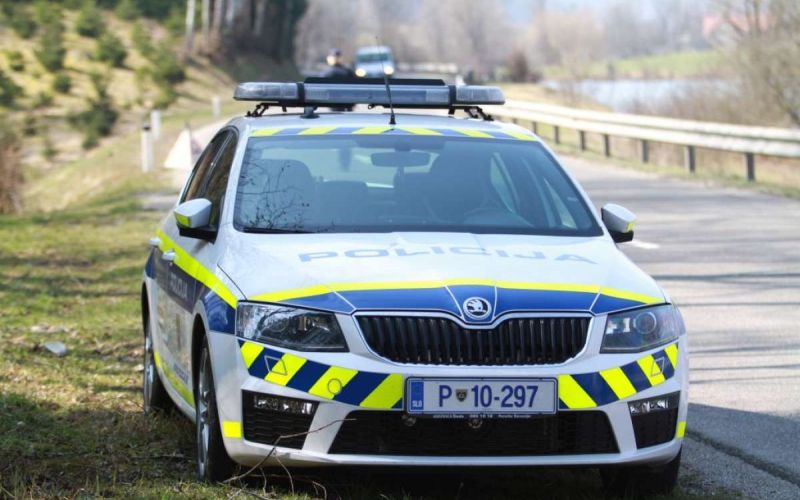 Policijsko vozilo simbolna.jpeg