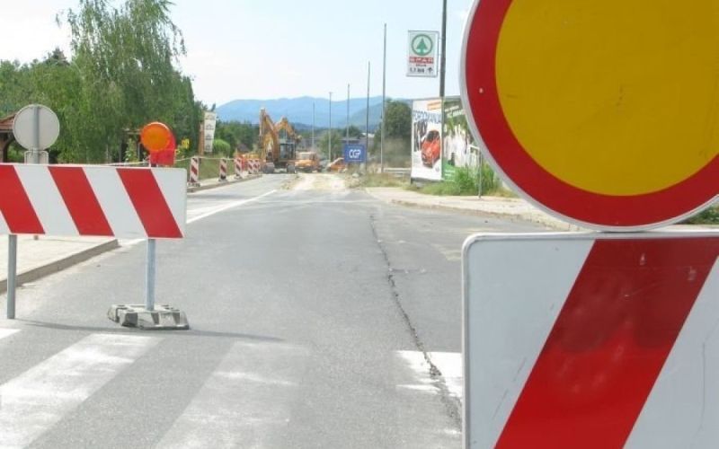 zapora ceste.jpeg