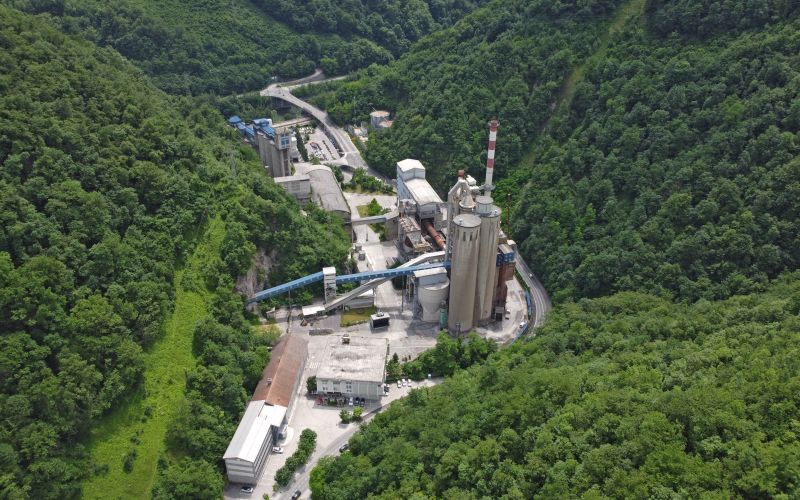 Trbovlje iz zraka Lafarge2_junij 2023.jpg