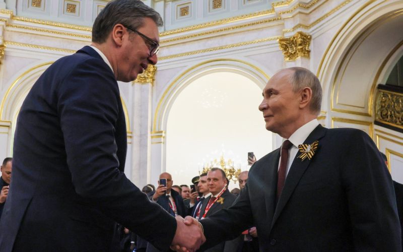 vucic in putin.jpg