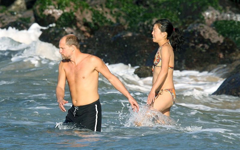 Woody Harrelson, Laura Louie