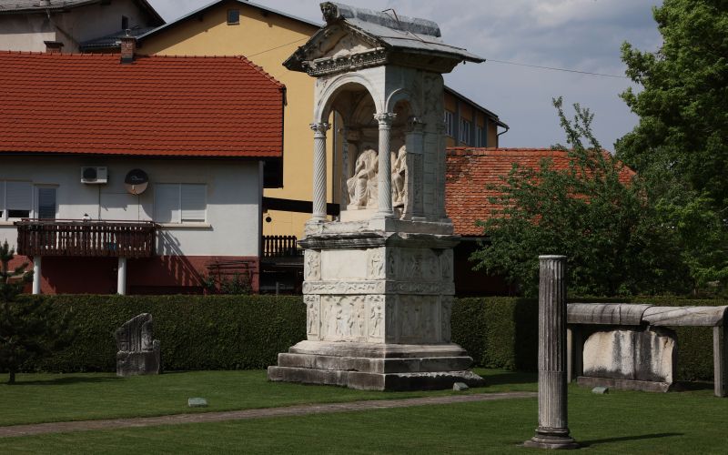 grobnica.jpg
