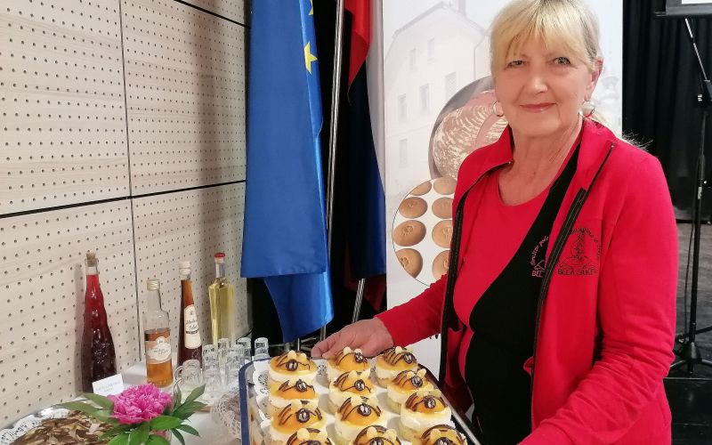 med, cebela, razstava, bela-cerkev