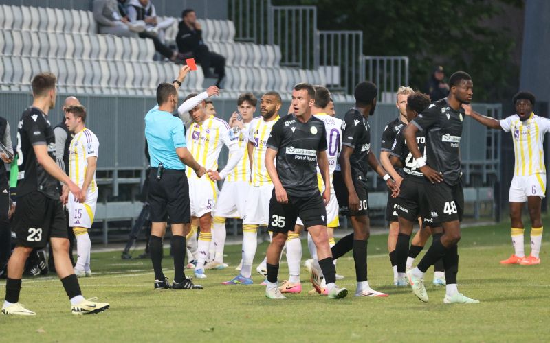 koper maribor soudani rdeč karton.jpg