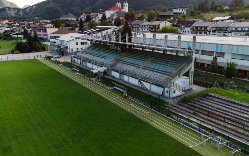 Proletarec_in_stadion.jpg