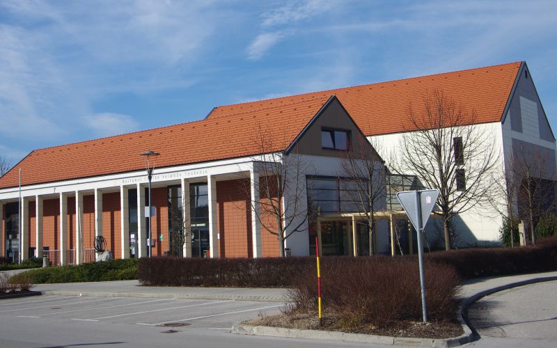 Kulturni Center Primoza Trubarja.jpg