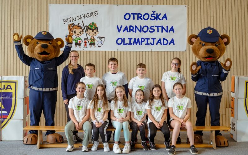 ur-zmagovalna ekipa.jpg