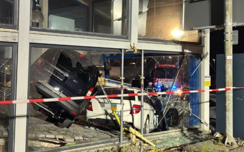 mercedes, st. georgen, avtohiša1.jpg