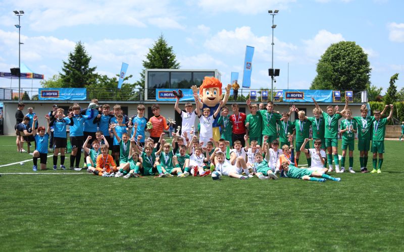 Na HOFER festivalu nogometa in zabave v Trebnjem se je zbralo okoli 700 otrok.JPG