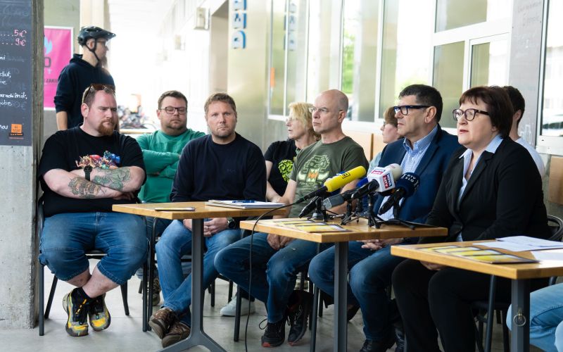tiskovna konferenca slovenskih pivovarjev.jpg