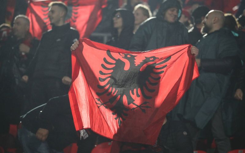 albanija navijači.jpg