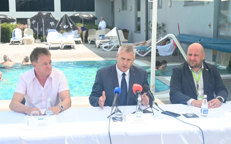 strokovni-posvet, terme-vivat, tiskovna-konferenca, dejan-zidan