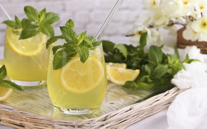 Limoncello spritz