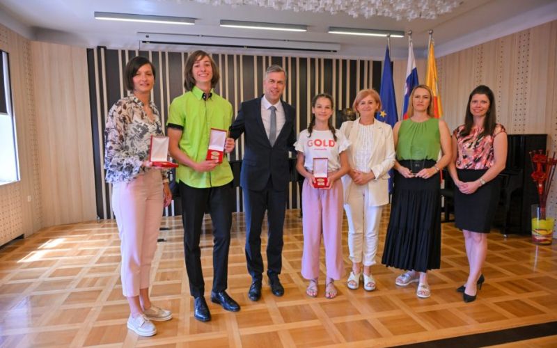 zupanovem-sprejemu-najboljsih-ucenk-in-ucencev-ter-sportnic-in-sportnikov-osnovnih-sol
