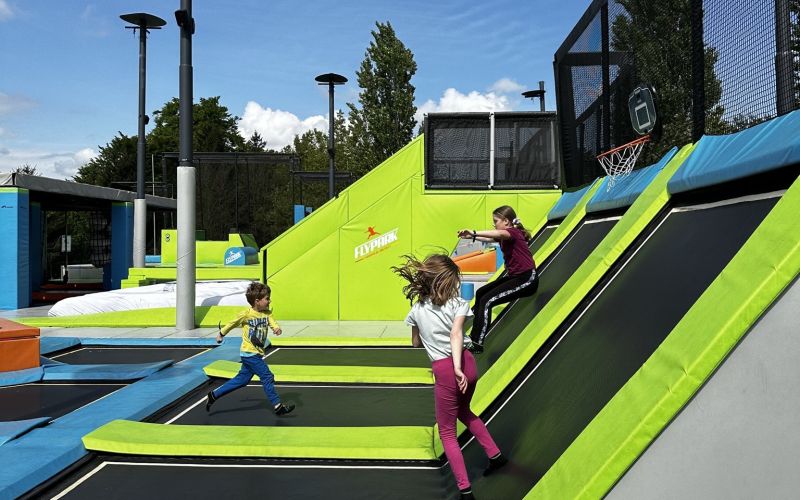 flypark, trampolini, otroci