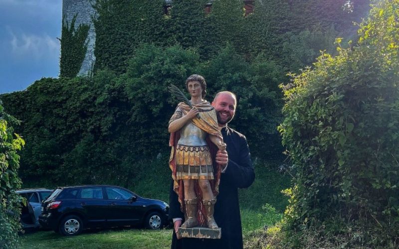 Župnik Blaž Franko Mirna Peč.jpg