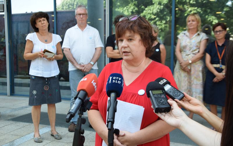 pisk, pokrajinska-in-studijska-knjiznica-murska-sobota, sindikat-glosa, suzana-lukovnjak, tozba