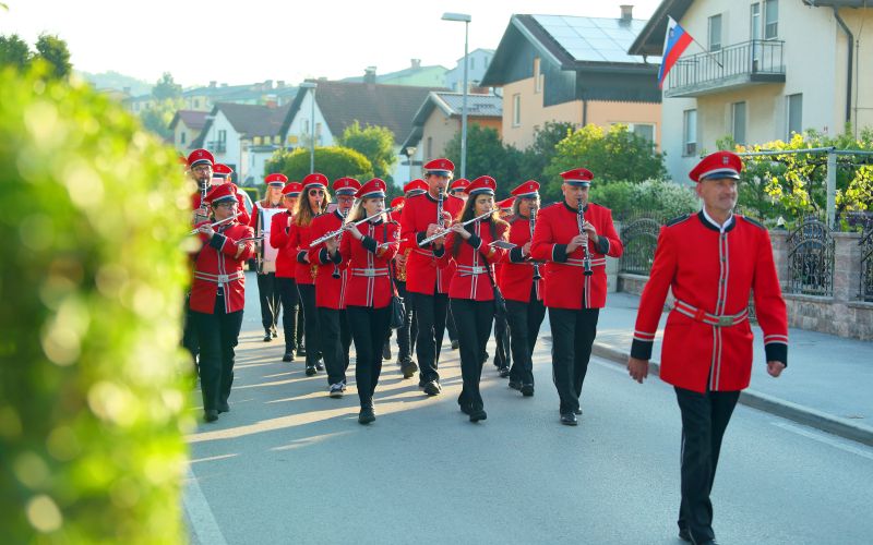cg_pihalni_orkester_2.jpg
