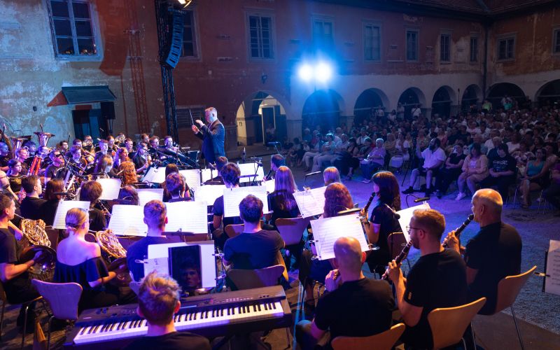 grad-grm, pihalni-orkester-krka