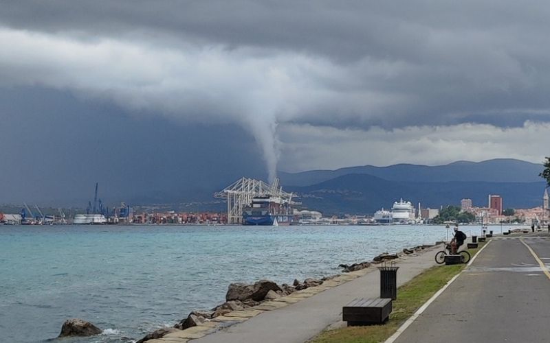 vodna tromba, koper