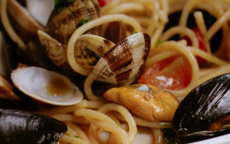 spageti z morskimi sadezi.jpg