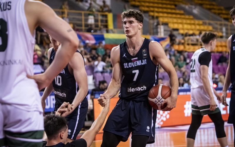 809-14-slovenci u20.jpeg