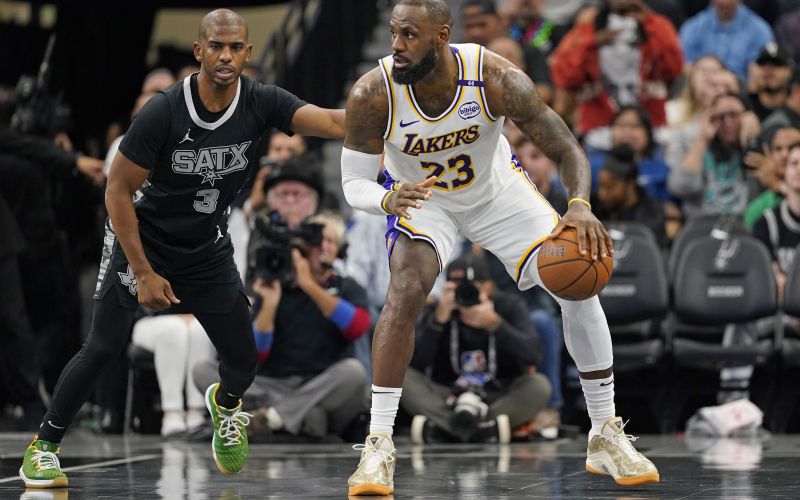 chris paul lebron james.jpg