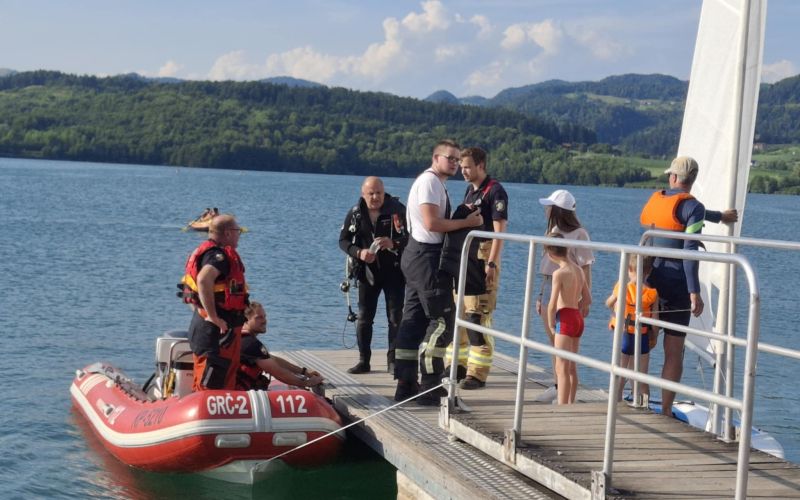 potapljači, iskanje utopljenega, velenjsko jezero.jpg