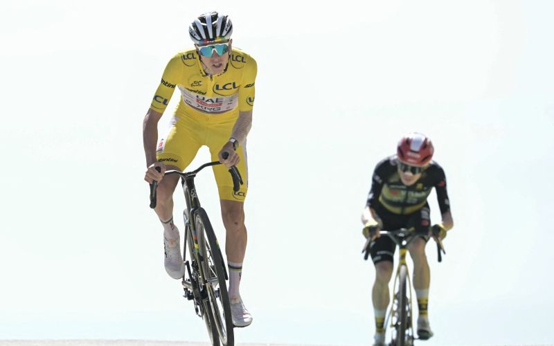 tadej pogacar ventoux 2.jpg