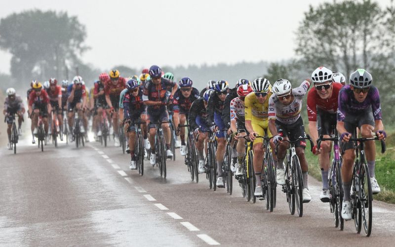 tadej pogačar peloton.jpg