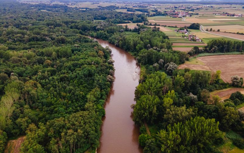 simbolična, nasip-ob-muri, gradišče, vodovarstveno-območje, dron, reka, gradnja