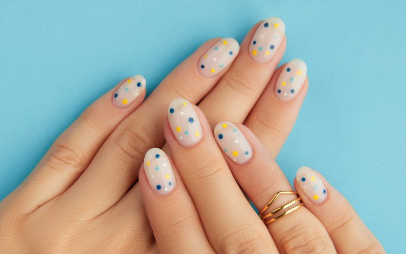 polka dots, nohti.jpg