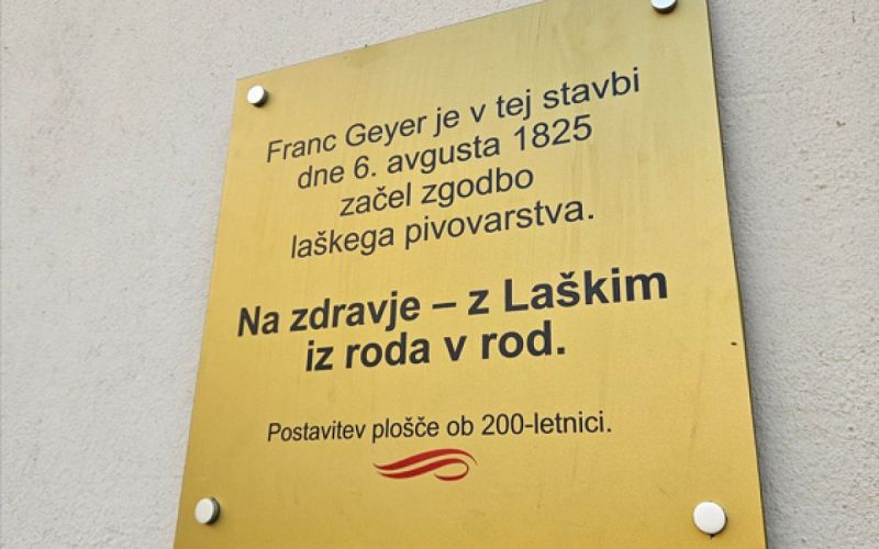 Spominska plošča pivo.jpeg