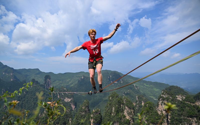 hoja-po-vrvi, slackline