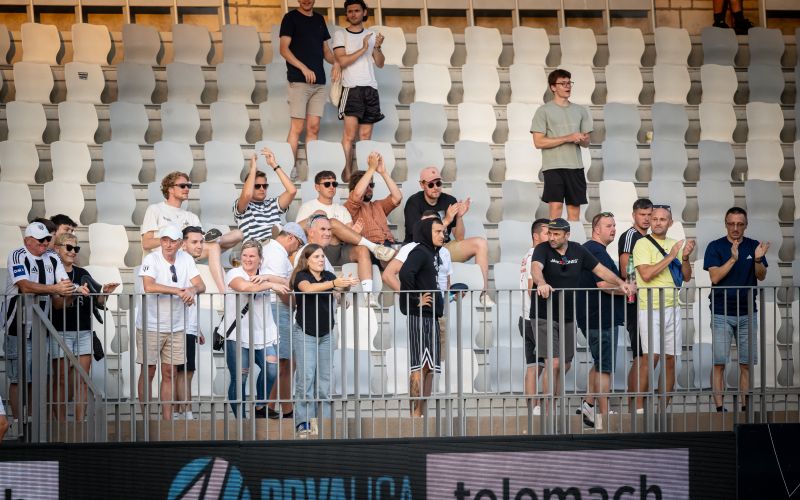 koper, mura, bonifika, gledalci, tribune, navijaci, ljudje