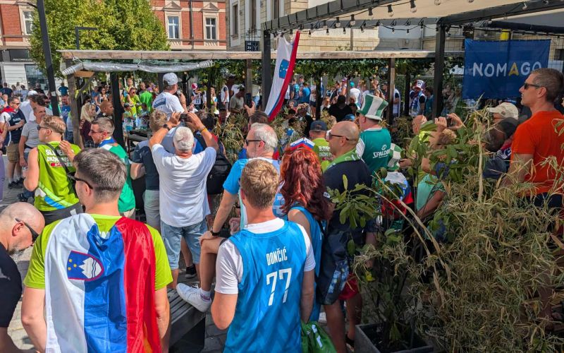 slovenija navijaci katovice 2.jpg