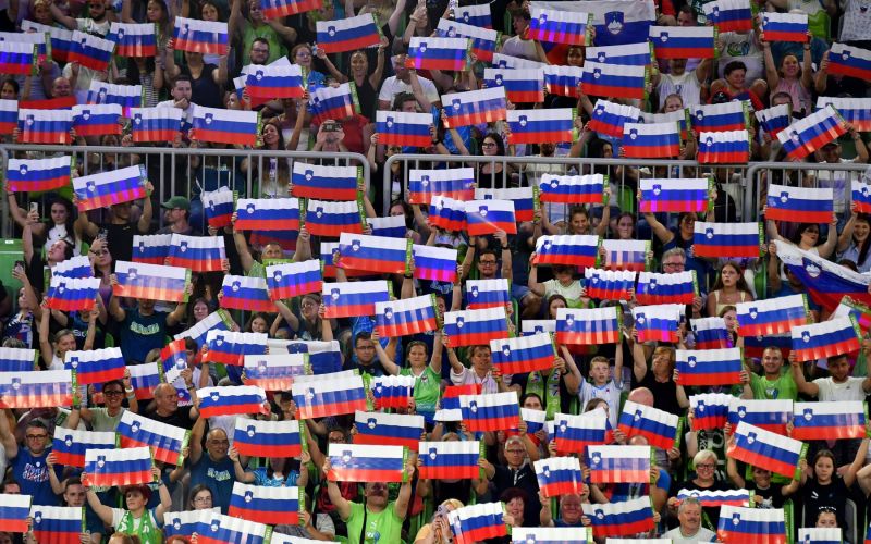 slovenija navijaci.jpg