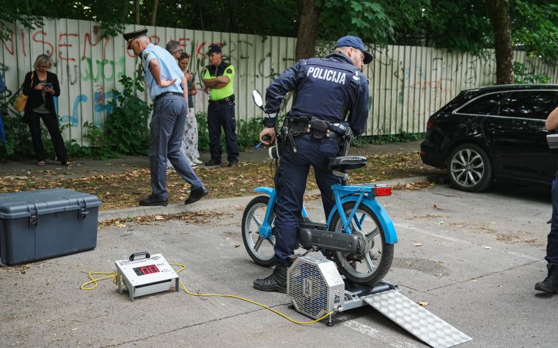 predelani moped.jpg