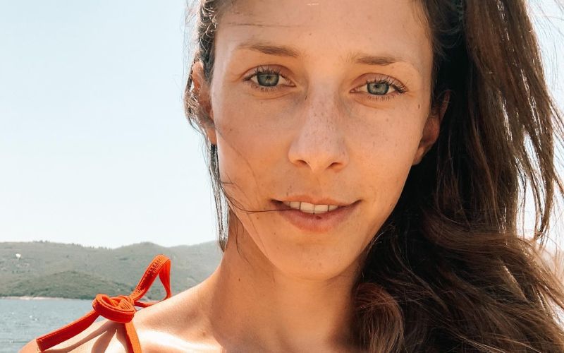ana bucik jogan.jpg