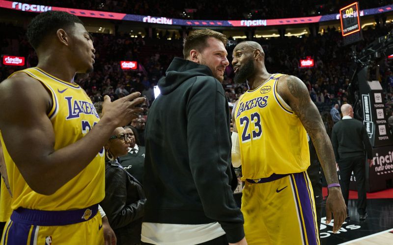 luka dončić james hačimura.jpg