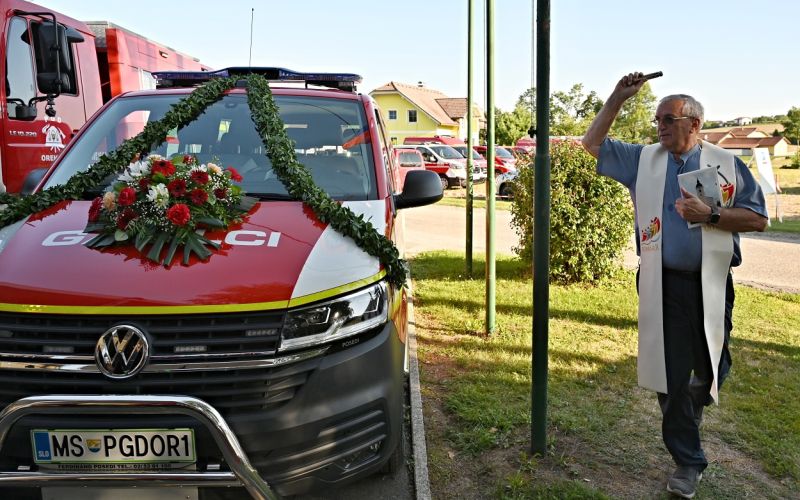 pgd-orehovci, gasilci, prevzem-vozila