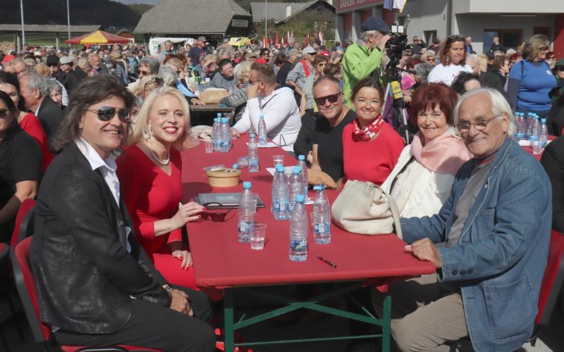 urska_klakocar_zupancic_dobrnic.JPG