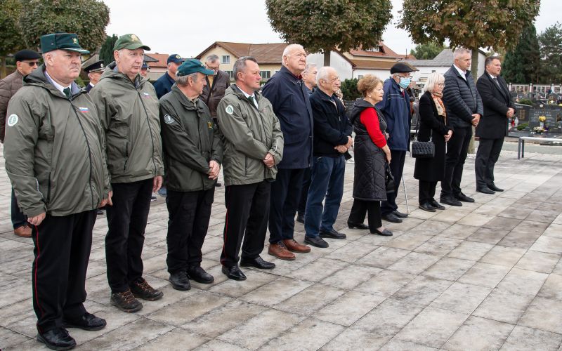 zalna-slovesnost, zalna-slovesnost-moms-pred-dnevom-spomina-na-mrtve, moms