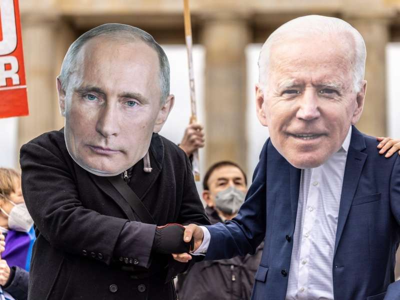 Biden se je "načeloma" še pripravljen dobiti s Putinom thumbnail