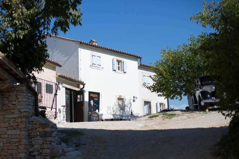 Restavracija Stari Kaštel v idiličnem okolju Istre.